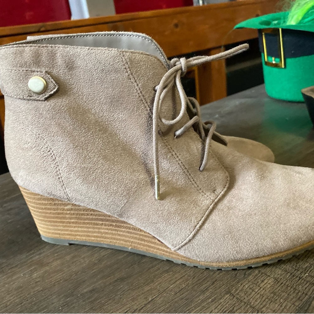 Women's Suede Ankle Boots - Tan